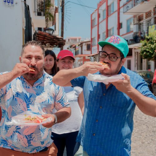 Eating, Walking and Shopping in Downtown Puerto Vallarta (Morning)